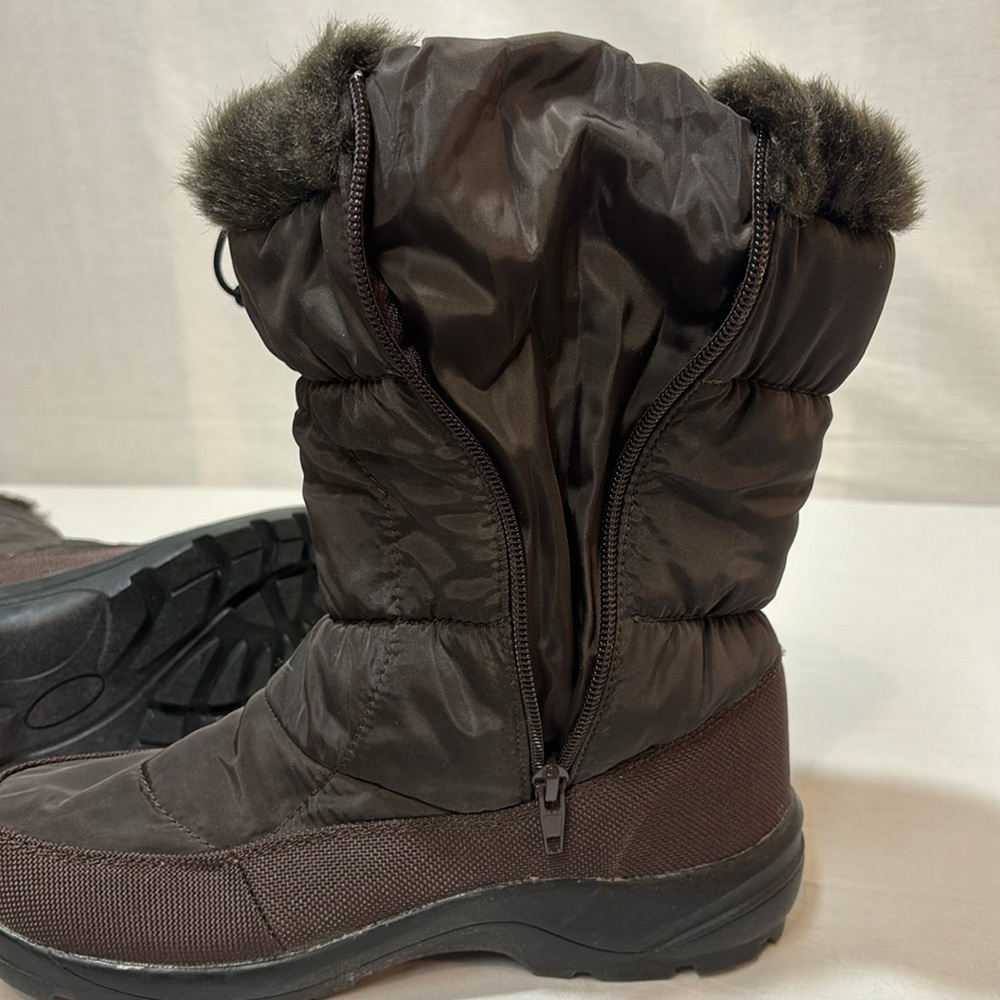 Snow Boots - Picture 5 of 8